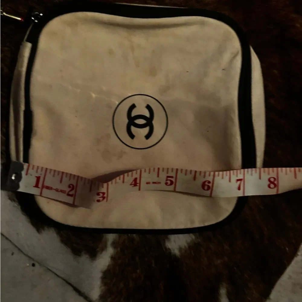 CHANEL MAKEUP BEAUTY bag purse storage cc logo Cosmetic Pouch handbag accessory
